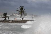 Protección Civil advierte sobre fuertes lluvias y vientos por el huracán 'Beryl'