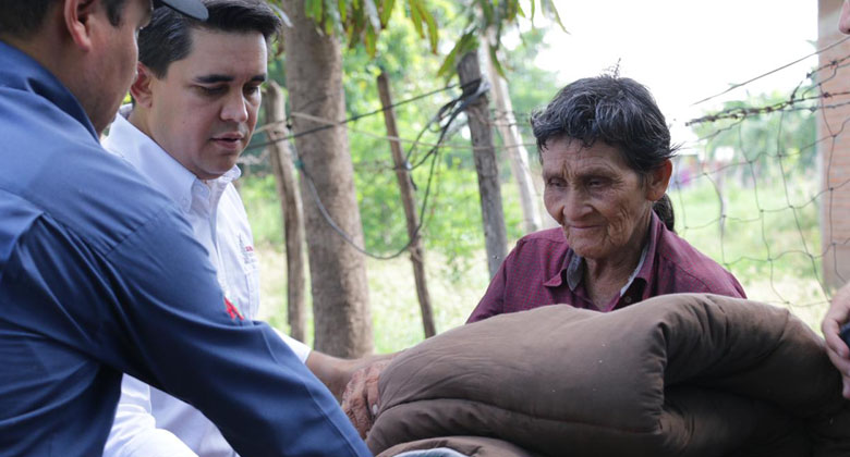 entregan apoyos sociales