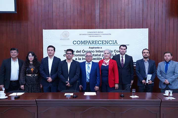 comparece